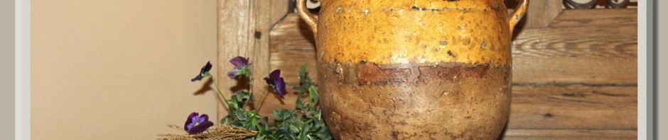 Antique confit pot