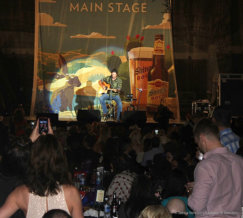 Blake Shelton Solo Concert Unplugged at Cattle Baron's Ball 2012