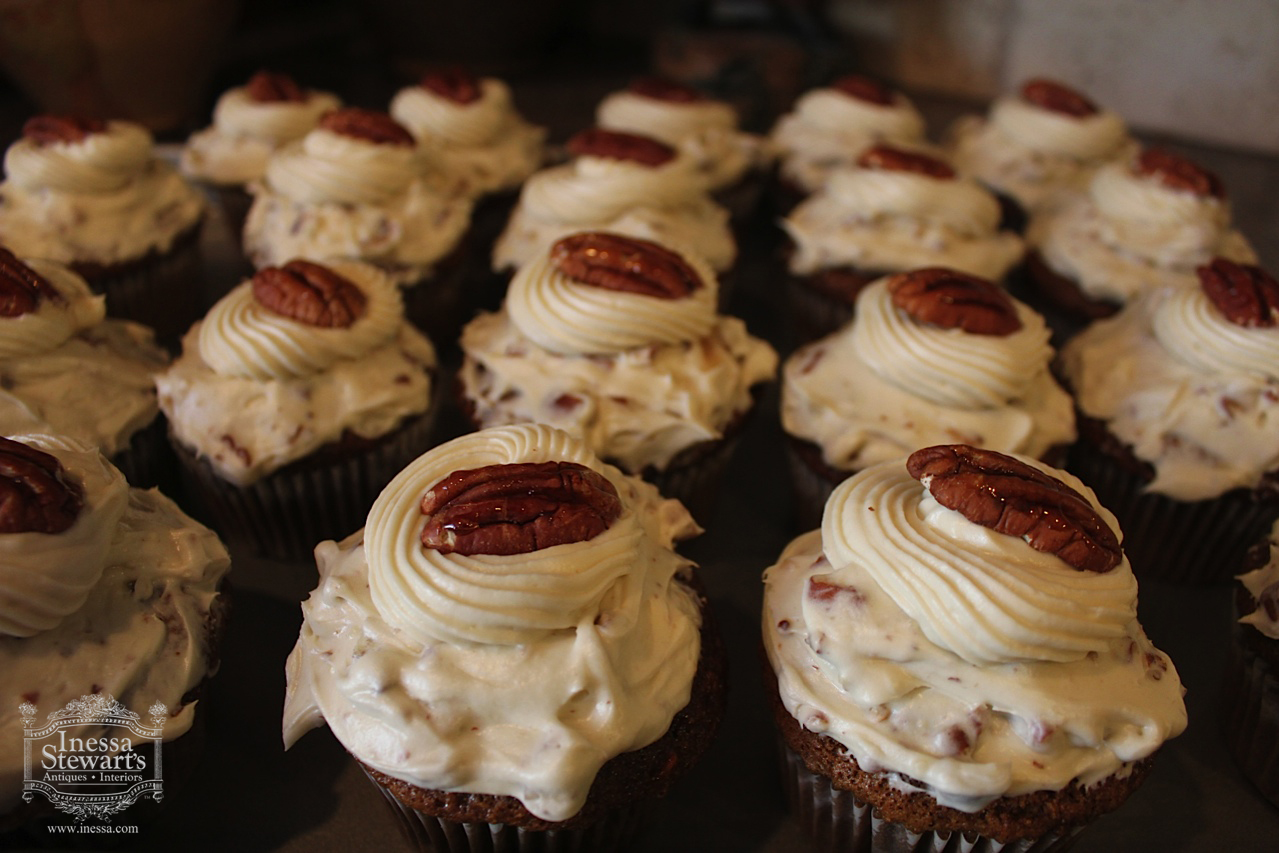 Inessa Stewart's Antiques Cupcakes detail