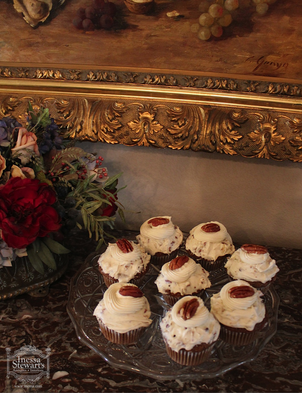 Inessa Stewart's Antiques Cupcakes 