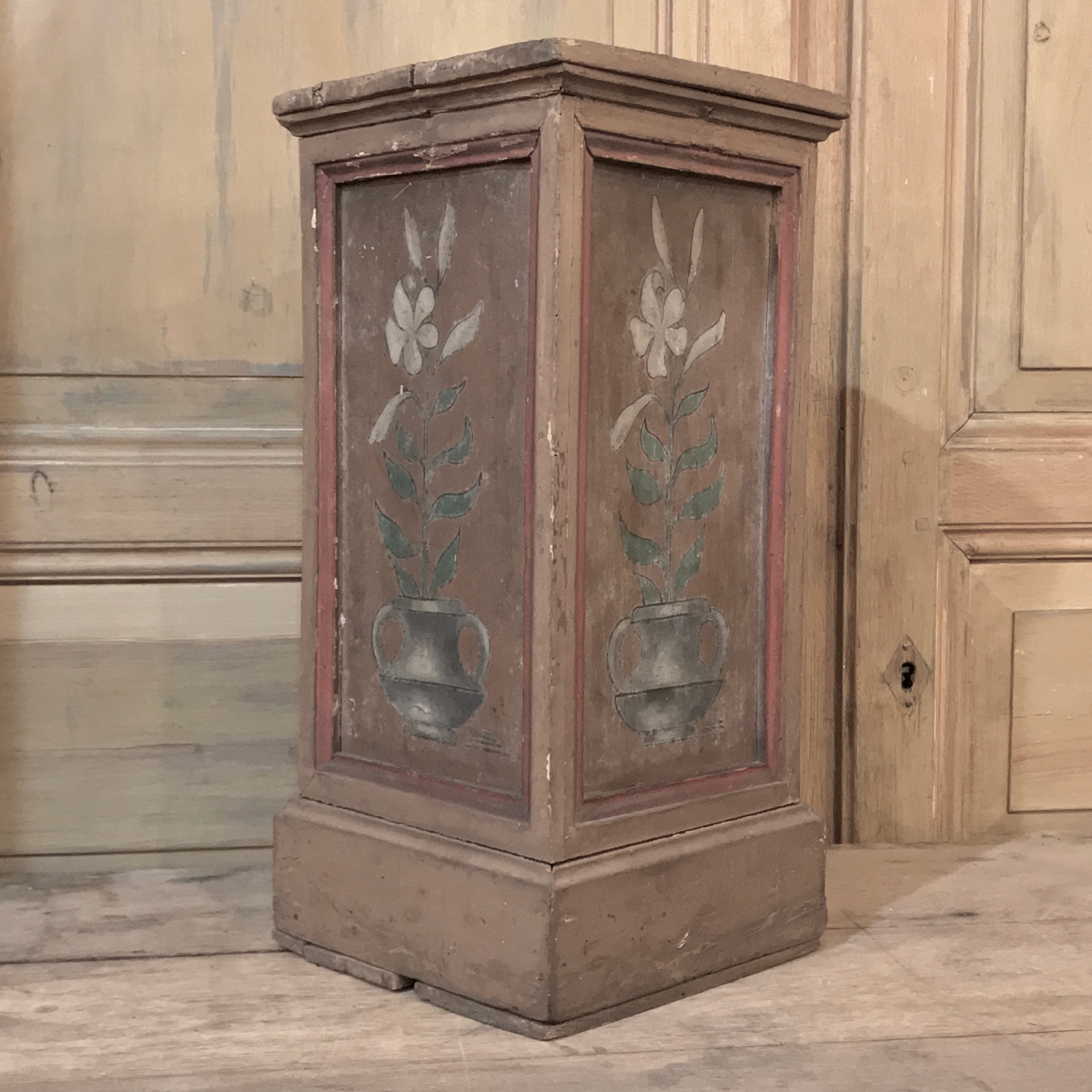 * antique pedestal ୨୧ * 19世紀 アンティークの 台座 19th Century French Antique Pedestal Dining Table – Le Chateau