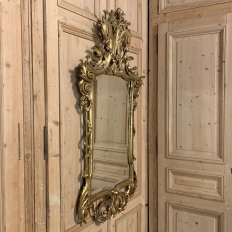 19th Century Italian Neoclassical Carved Giltwood Mirror