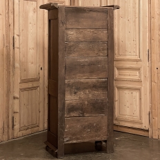 Early 19th Century Country French Bonnetiere