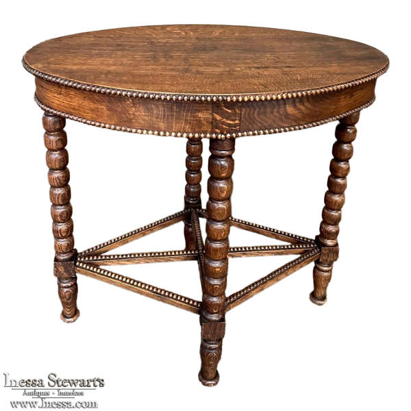 Antique Oval End Table with Spooled Legs