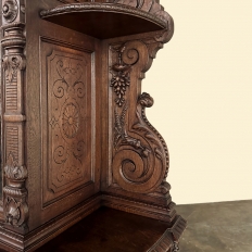 Grand 19th Century French Renaissance Revival Hunt Bookcase