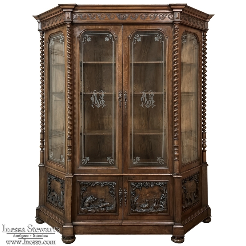 Grand 19th Century Italian Renaissance Walnut Bookcase