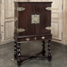 19th Century Dutch Raised Cabinet in the Chinoiserie Style