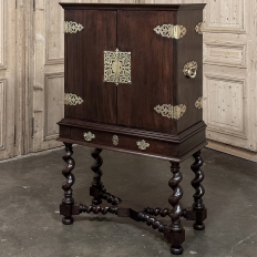 19th Century Dutch Raised Cabinet in the Chinoiserie Style