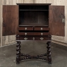 19th Century Dutch Raised Cabinet in the Chinoiserie Style