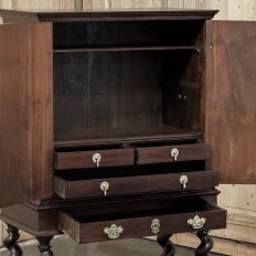 19th Century Dutch Raised Cabinet in the Chinoiserie Style