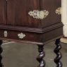 19th Century Dutch Raised Cabinet in the Chinoiserie Style