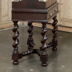 19th Century Dutch Raised Cabinet in the Chinoiserie Style