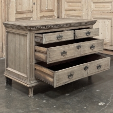 18th Century French Neoclassical Chest of Drawers in Stripped Oak