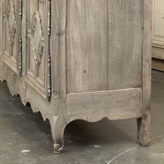 18th Century Country French Louis XIII Buffet in Stripped Oak