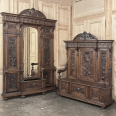 19th Century Grand Italian Hand-Carved Hall Bench