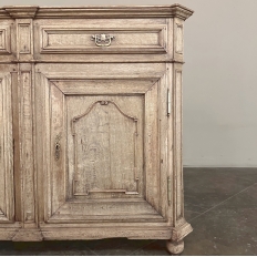 18th Century Country French Louis XIII Buffet in Stripped Oak