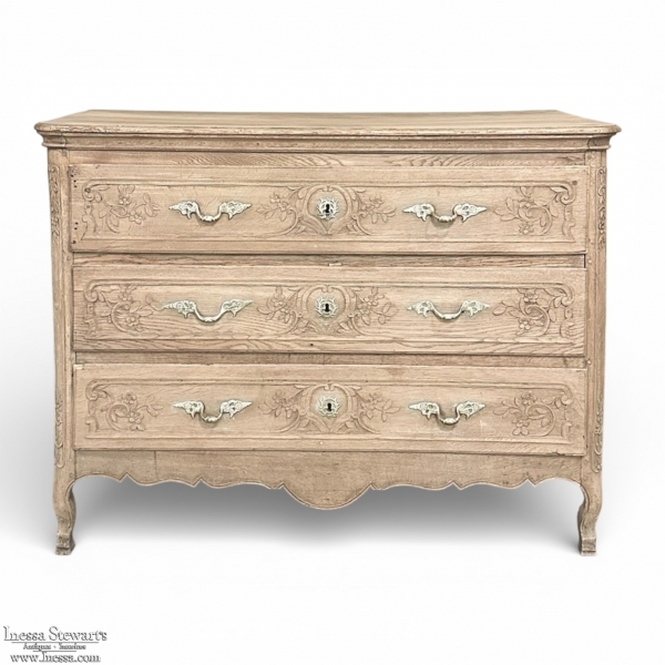 18th Century Country French Louis XV Commode in Stripped Oak