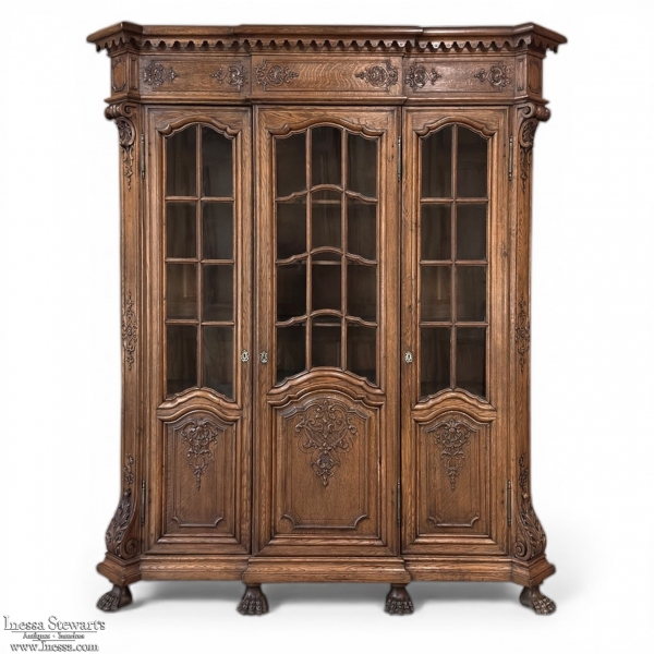 Late 19th Century Belgian Li&eacute;geoise Louis XIV Bookcase in Solid Quarter-Sawn Oak