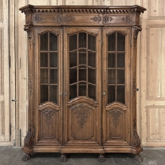 Late 19th Century Belgian Liégeoise Louis XIV Bookcase in Solid Quarter-Sawn Oak