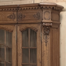 Late 19th Century Belgian Liégeoise Louis XIV Bookcase in Solid Quarter-Sawn Oak
