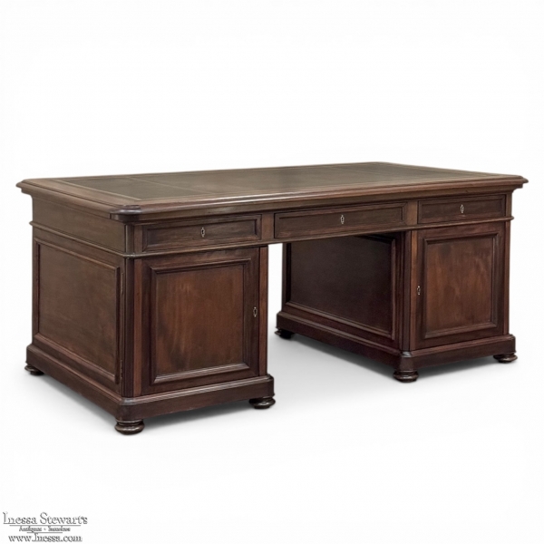 19th Century French Louis Philippe Period Executive Desk in Mahogany with Leather Top