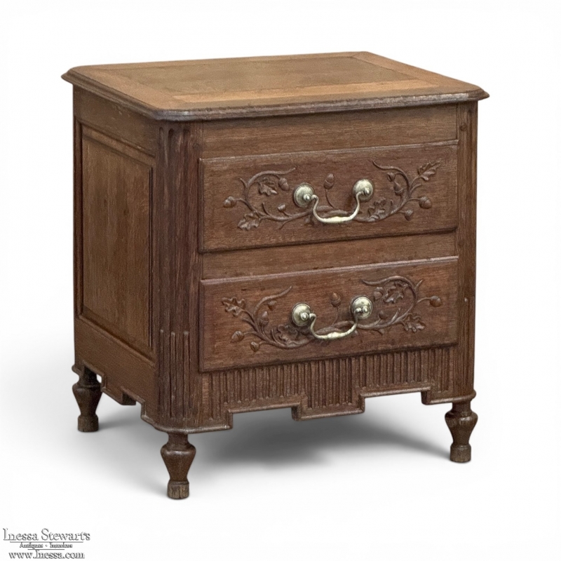 19th Century Liègeois Louis XVI Petite Oak Commode