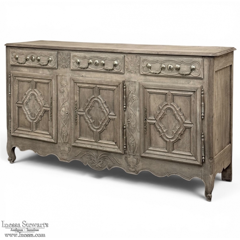 18th Century Country French Louis XIII Buffet in Stripped Oak