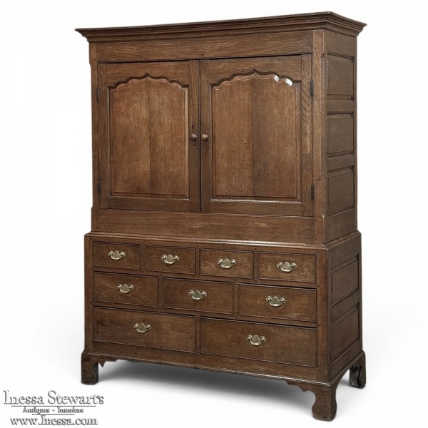 18th Century Georgian Period English Oak Linen Press