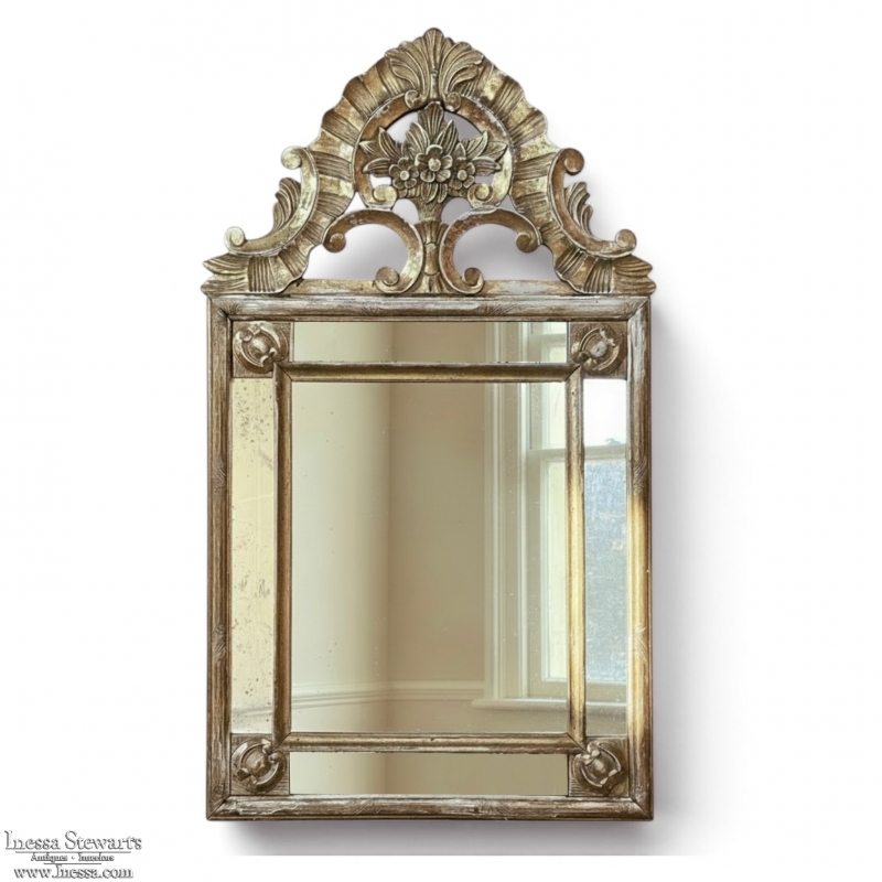 18th Century Italian Neoclassical Period Hand-Carved Giltwood Mirror
