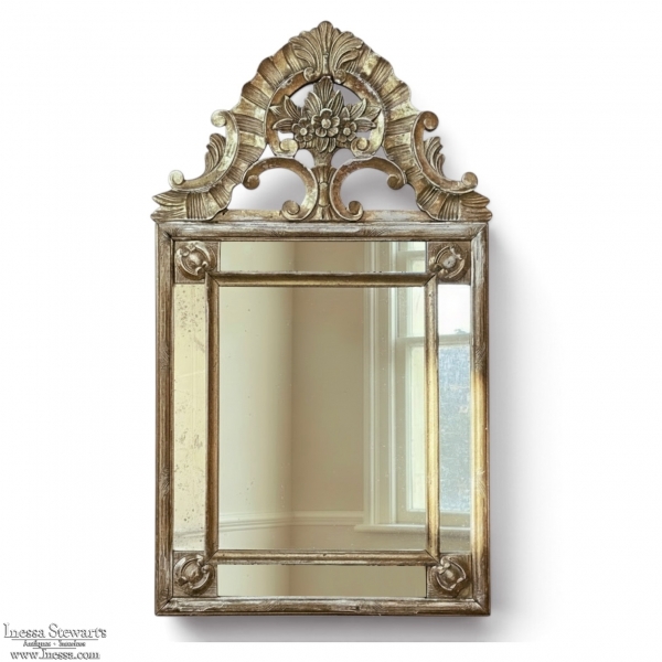 18th Century Italian Neoclassical Period Hand-Carved Giltwood Mirror