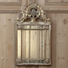 18th Century Italian Neoclassical Period Hand-Carved Giltwood Mirror