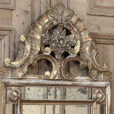 18th Century Italian Neoclassical Period Hand-Carved Giltwood Mirror