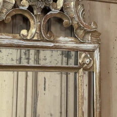 18th Century Italian Neoclassical Period Hand-Carved Giltwood Mirror