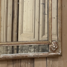 18th Century Italian Neoclassical Period Hand-Carved Giltwood Mirror