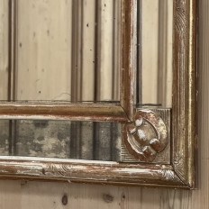 18th Century Italian Neoclassical Period Hand-Carved Giltwood Mirror