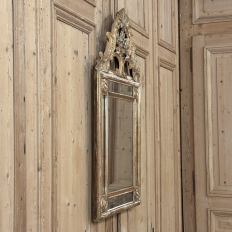18th Century Italian Neoclassical Period Hand-Carved Giltwood Mirror