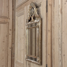 18th Century Italian Neoclassical Period Hand-Carved Giltwood Mirror