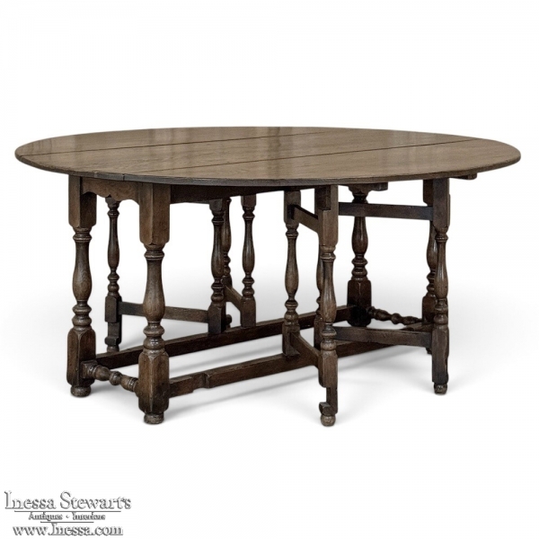 Early 19th Century Antique English Oak Gateleg Dining Table