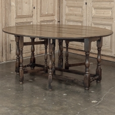 Early 19th Century Antique English Oak Gateleg Dining Table