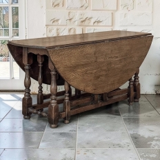 Early 19th Century Antique English Oak Gateleg Dining Table