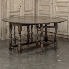 Early 19th Century Antique English Oak Gateleg Dining Table