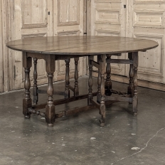 Early 19th Century Antique English Oak Gateleg Dining Table