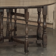 Early 19th Century Antique English Oak Gateleg Dining Table
