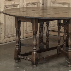 Early 19th Century Antique English Oak Gateleg Dining Table