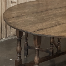 Early 19th Century Antique English Oak Gateleg Dining Table