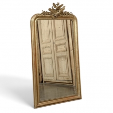 19th Century French Louis XVI Giltwood Mirror with Lovebirds