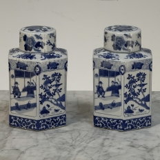 Pair Chinese Blue and White Porcelain Lidded Tea Jars