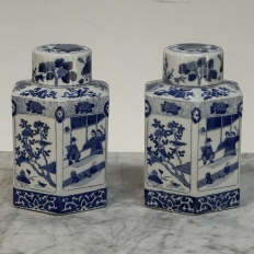 Pair Chinese Blue and White Porcelain Lidded Tea Jars