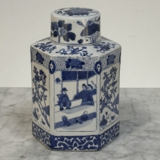 Pair Chinese Blue and White Porcelain Lidded Tea Jars