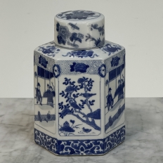 Pair Chinese Blue and White Porcelain Lidded Tea Jars